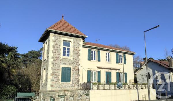 Maison à vendre  6 pièces - 235,70 m 2   BIDART  - 64