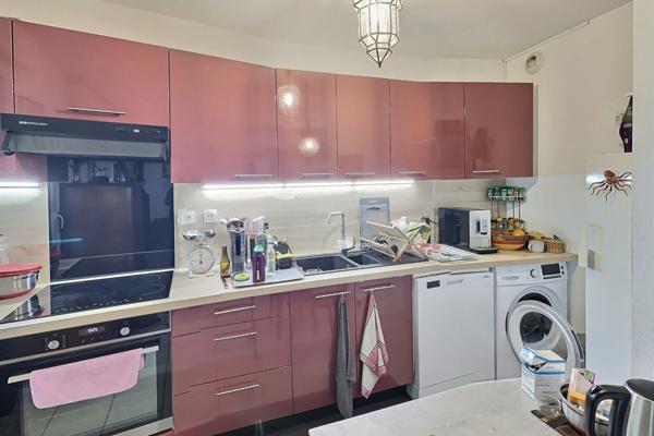A louer appartement 3 pièces à louer avec terrasse et box 13009 Marseille -