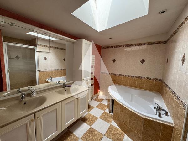 Immeuble 6 pièces 121 m2