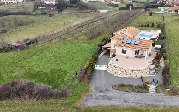 Maison à vendre    6 pièces •  Bessenay