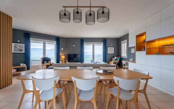 Maison à vendre    6 pièces •  Bessenay