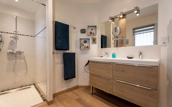 Maison à vendre    6 pièces •  Bessenay