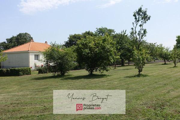 Maison familiale avec grand jardin clos et dépendances à Chauché