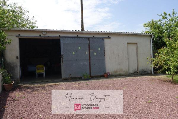 Maison familiale avec grand jardin clos et dépendances à Chauché