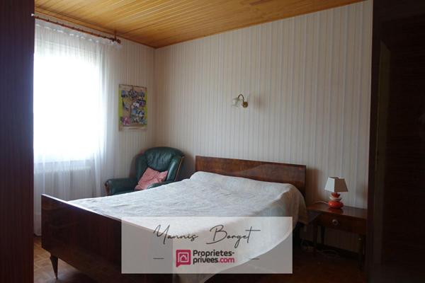 Maison familiale avec grand jardin clos et dépendances à Chauché