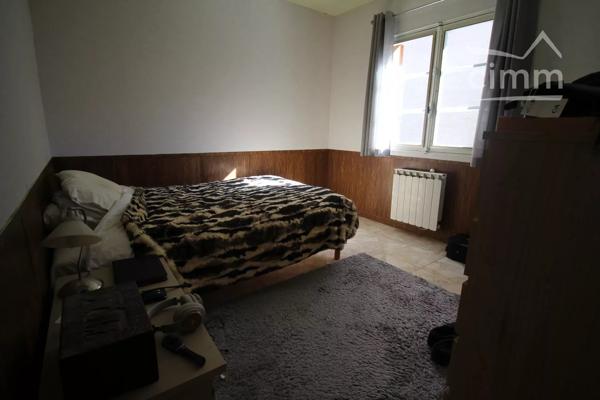 A vendre une maison de plain pied de 90 m² habitables.