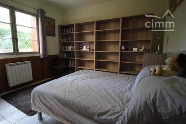 A vendre une maison de plain pied de 90 m² habitables.