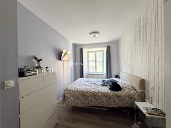 Vente                                                      Appartement
                        
                     3 pièces                      80 m2                     à Millau