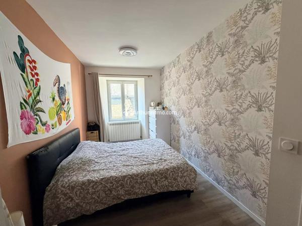 Vente                                                      Appartement
                        
                     3 pièces                      80 m2                     à Millau