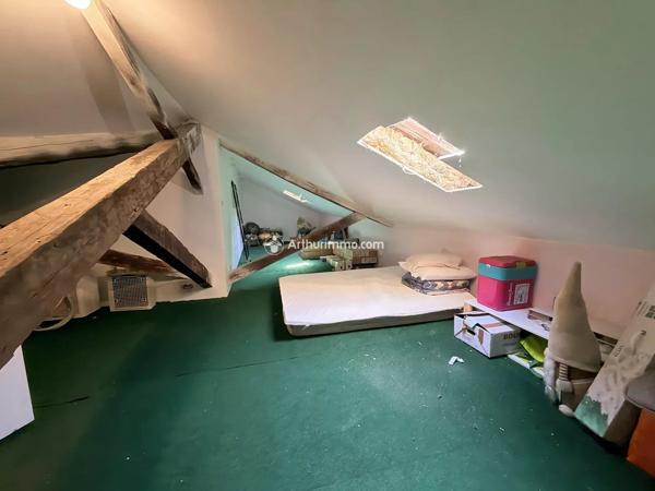 Vente                                                      Appartement
                        
                     3 pièces                      80 m2                     à Millau