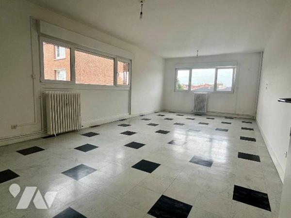 HAZEBROUCK 62910 - HYPER CENTRE - A VENDRE BEL APPARTEMENT T2 DE 68,42 m² AVEC CAVE

Idéaleme...