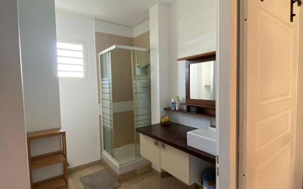 Appartement à vendre    3 pièces • 54,28 m2 Baie-Mahault