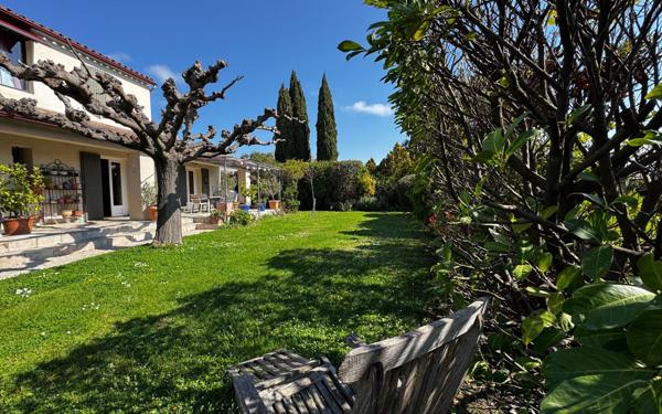 Maison à vendre    5 pièces • 170 m2 Pernes-les-Fontaines