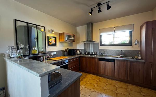Maison à vendre    5 pièces • 170 m2 Pernes-les-Fontaines