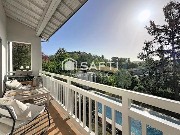 ? MAISON FAMILIALE – VOLUMES, LUMIÈRE, PISCINE, ÉCOLES-COLLÈGE-ACTIVITÉS À PIED, TÉLÉTRAVAIL/ PROFESSION LIBÉRALE