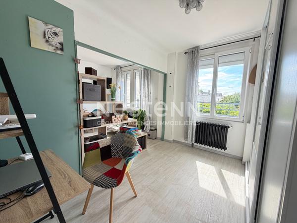 Vente jolie maison rénovée de 105 m² avec 3 chambres, terrasse, centre ville de Château-du-loir (72500)