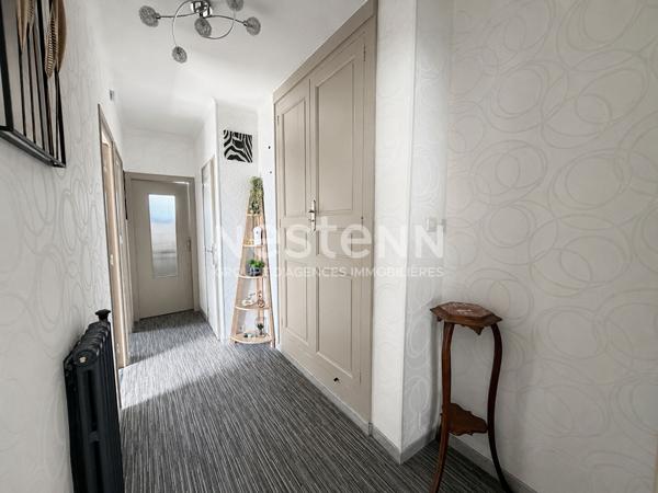 Vente jolie maison rénovée de 105 m² avec 3 chambres, terrasse, centre ville de Château-du-loir (72500)