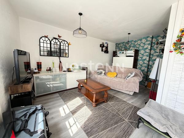 Vente jolie maison rénovée de 105 m² avec 3 chambres, terrasse, centre ville de Château-du-loir (72500)