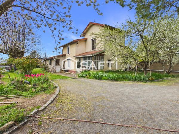 Maison familiale 5 chambres à Reyrieux