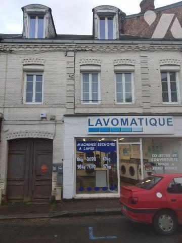 Centre ville de Forges les Eaux, un immeuble de rapport comprenant :
- au rez-de-chaussée : la...