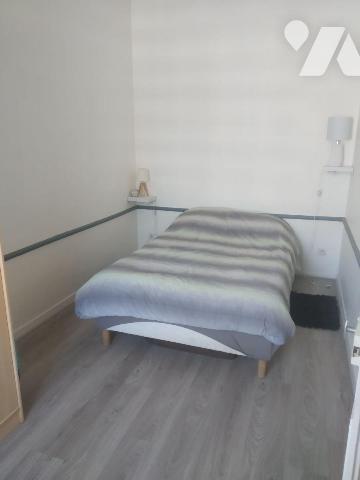 Centre ville de Forges les Eaux, un immeuble de rapport comprenant :
- au rez-de-chaussée : la...