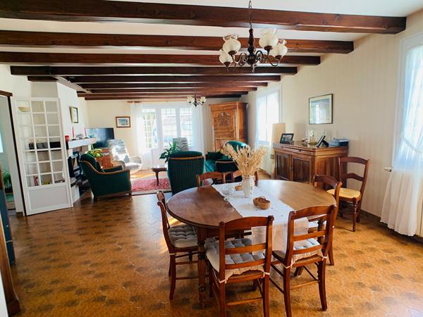 AIFFRES. Maison de plain pied 154m2. 6 Pièces., Aiffres 79230