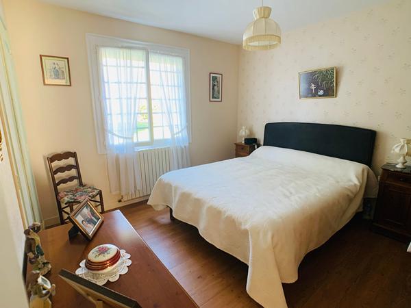 AIFFRES. Maison de plain pied 154m2. 6 Pièces., Aiffres 79230