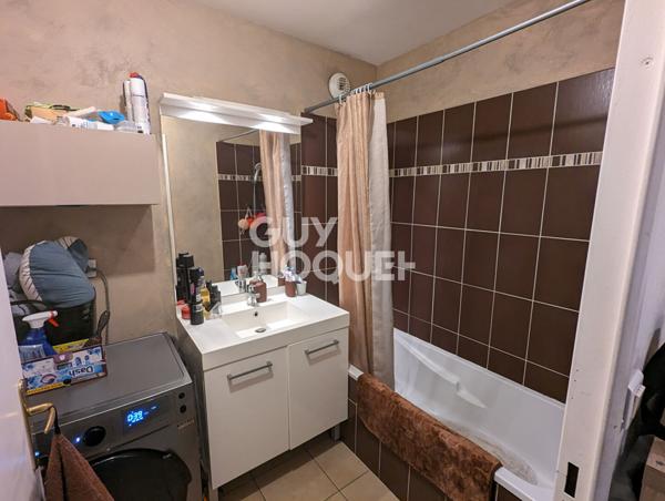 LOCATION : appartement 3 pièces (54 m²) à VAULX EN VELIN