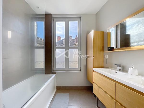 Appartement de type 2 avec spacieuse terrasse de 76 m2.