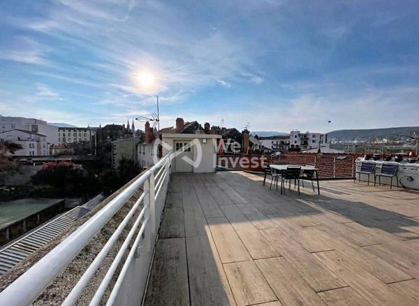 Appartement de type 2 avec spacieuse terrasse de 76 m2.