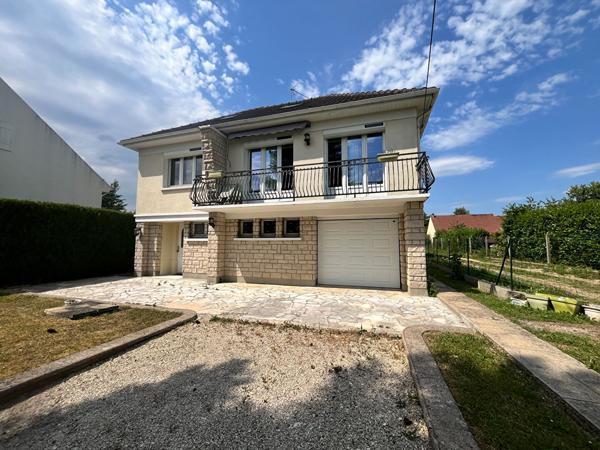 Maison traditionnelle 4 chambres sous sol total SAINT ARNOULT EN YVELINES