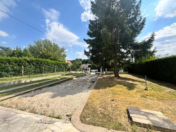 Maison traditionnelle 4 chambres sous sol total SAINT ARNOULT EN YVELINES