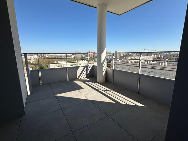 Appartement T4 deux chambres, Villeurbanne coeur Gratte ciel, 89.85m2, Terrasse, Garage,