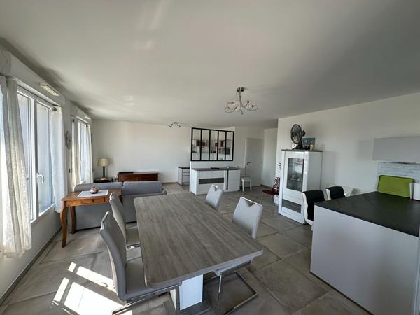 Appartement T4 deux chambres, Villeurbanne coeur Gratte ciel, 89.85m2, Terrasse, Garage,