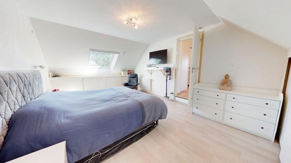 Maison récente 6 pièces à vendre à Castine en Plaine