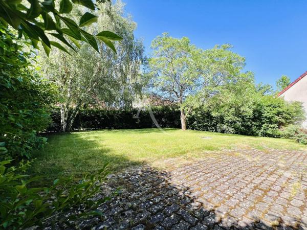 Maison Roissy En Brie 5 pièce(s) 109 m2
