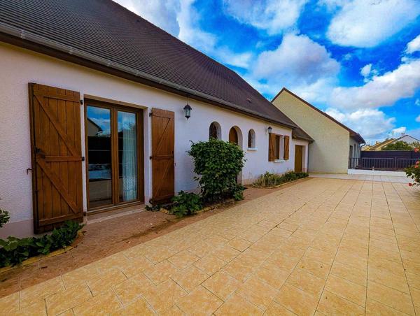 Maison à COULAINES, 72190 - 5 pièces 150m²