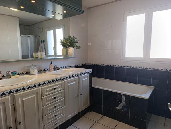 Maison à vendre à Tarnos - 5 pièces, 4 chambres, bon état