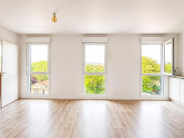 2 pièces lumineux avec balcon - Petit Ivry
