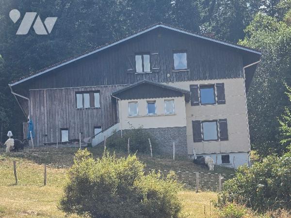 15906
A VENTRON (88310) 6 Sous l’Hermitage 
Une maison à usage d’habitation de 325 m2 de 1970