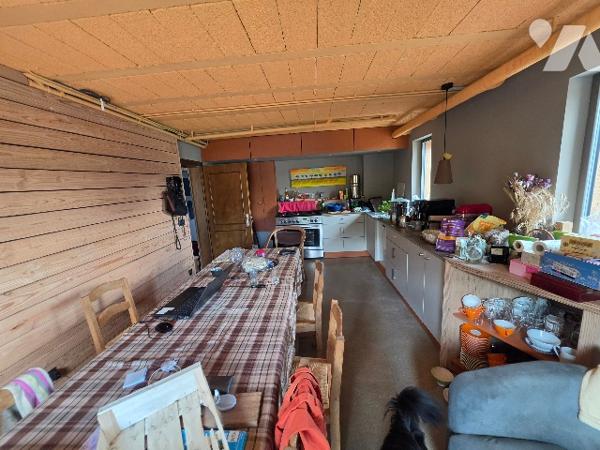 15906
A VENTRON (88310) 6 Sous l’Hermitage 
Une maison à usage d’habitation de 325 m2 de 1970