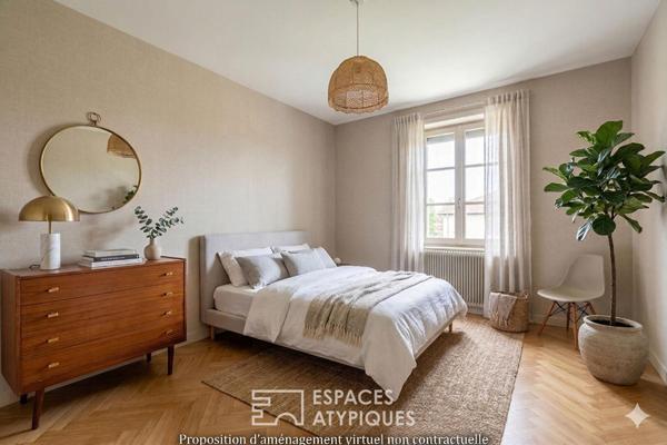 Maison de caractère à réhabiliter avec potentiel – Centre de Villeneuve (01480)