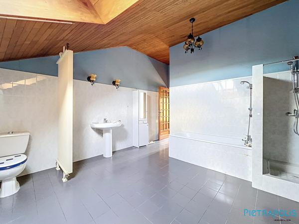 MAISON et GRANDE DEPENDANCE - 3 CHBRES – JARDIN –  SOUS SOL