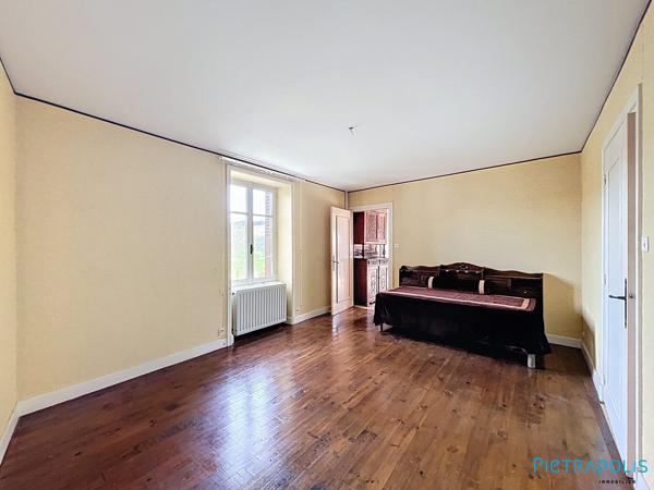 MAISON et GRANDE DEPENDANCE - 3 CHBRES – JARDIN –  SOUS SOL