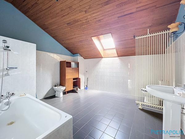 MAISON et GRANDE DEPENDANCE - 3 CHBRES – JARDIN –  SOUS SOL