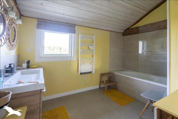 Maison à vendre |  Saint-Aigulin |  8 pièces | 156 m²