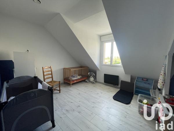 Maison 5 pièces de 205 m² à Fougerolles-du-Plessis (53190)