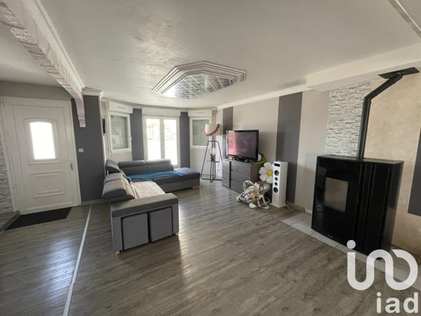 Maison 5 pièces de 205 m² à Fougerolles-du-Plessis (53190)