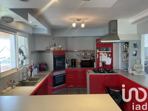 Maison 5 pièces de 205 m² à Fougerolles-du-Plessis (53190)