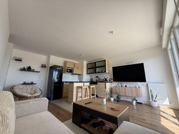 A Vendre Appartement 3 pièces lumineux au dernier étage à Meaux - T3 2022 : terrasse XXL, parking, géothermie ? clé en main .